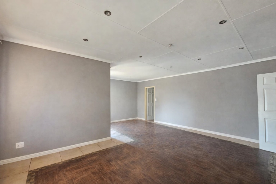 To Let 4 Bedroom Property for Rent in Vaalpark Free State